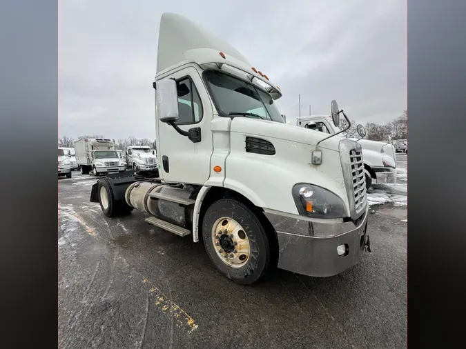 2018 FREIGHTLINER/MERCEDES CASCADIA 113