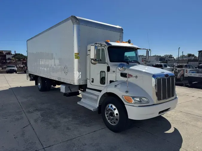 2020 Peterbilt 33741a730f253e4f0c9f5e811af81e5de8d