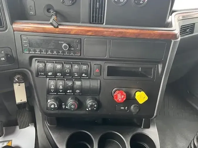 2021 International LT625