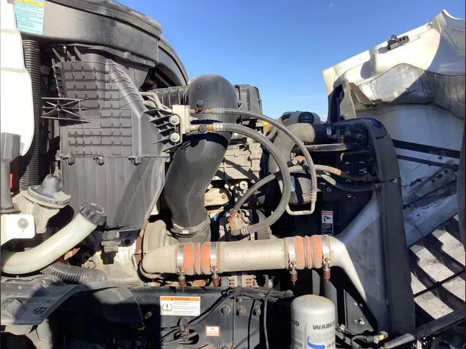 2019 Freightliner Cascadia 126