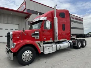 2022 Freightliner 122SD