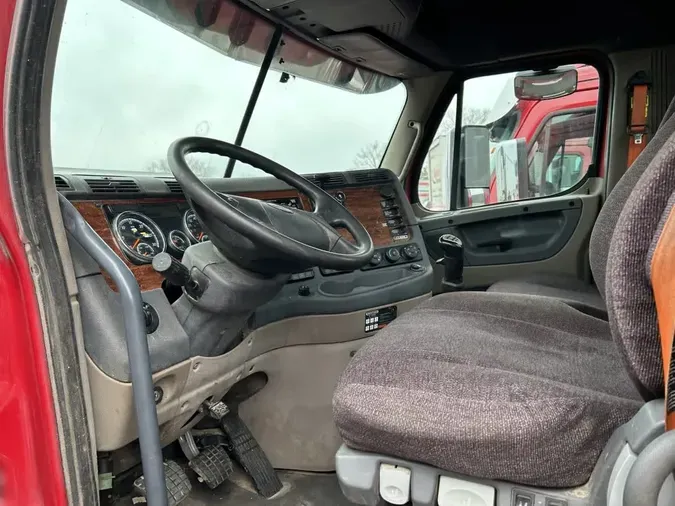 2017 FREIGHTLINER/MERCEDES CASCADIA 125