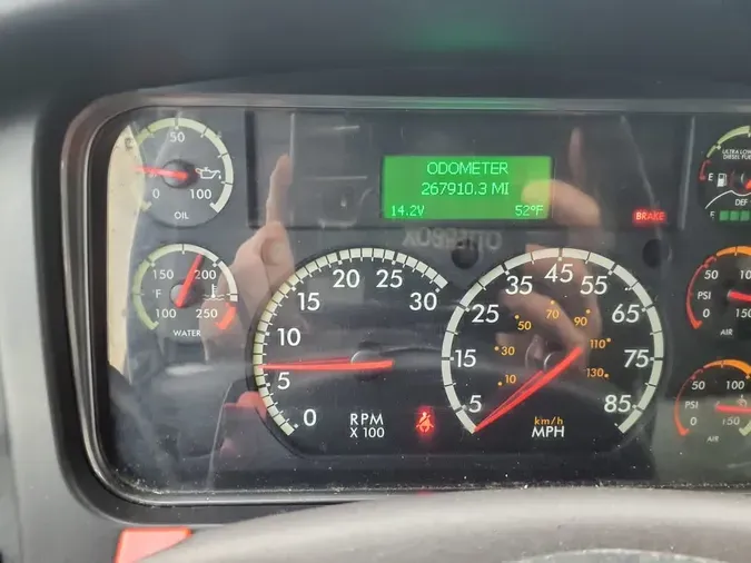 2018 FREIGHTLINER/MERCEDES M2 106