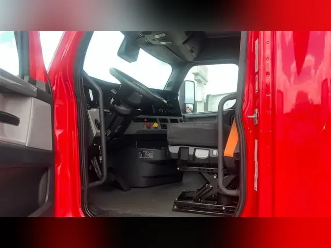 2022 FREIGHTLINER CA126