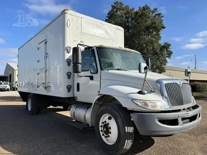 2014 INTERNATIONAL DURASTAR 4300