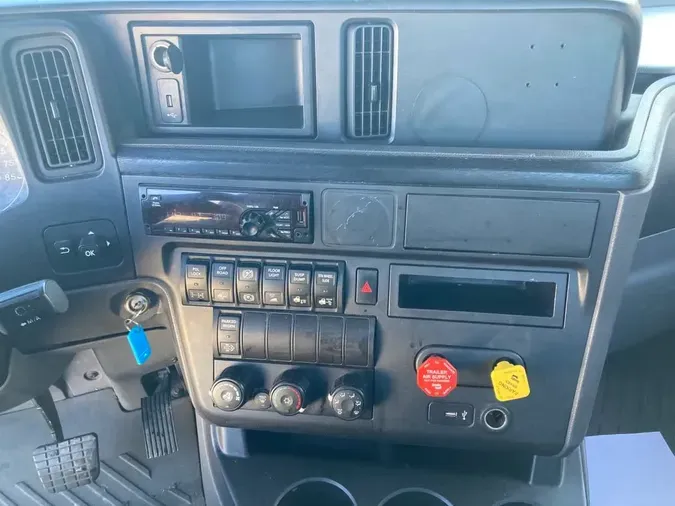 2020 NAVISTAR INTERNATIONAL LT625 DAYCAB T/A