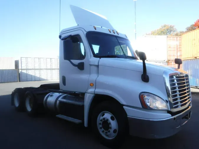 2017 FREIGHTLINER/MERCEDES CASCADIA 125