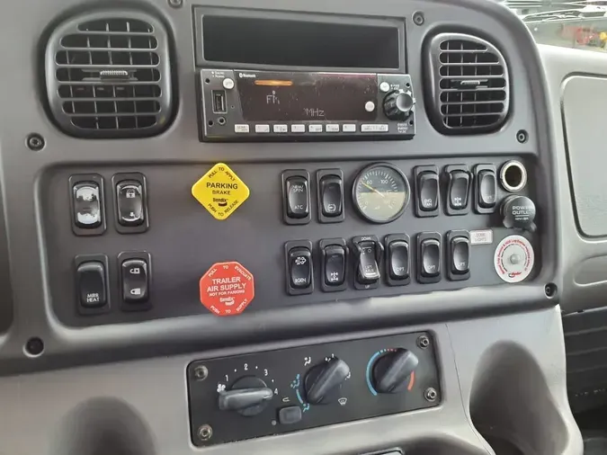 2016 FREIGHTLINER 108SD