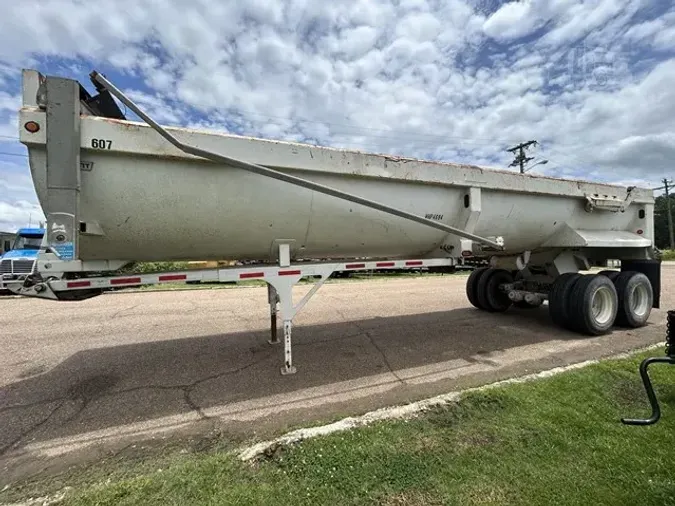 2006 CLEMENT 32 FT END DUMP