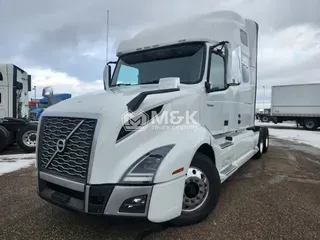 2020 VOLVO VNL760