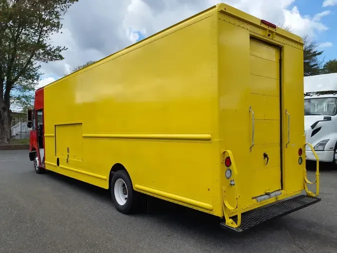2017 FRTLR CUSTOM CHASSIS CORP MT-55 WALK-IN