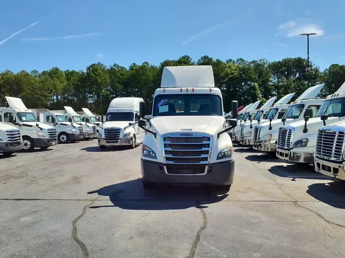 2018 FREIGHTLINER NEW CASCADIA PX12664