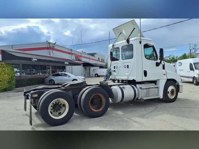2019 FREIGHTLINER/MERCEDES CASCADIA 125