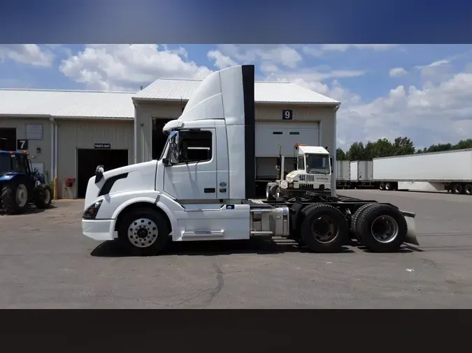 2018 Volvo VNL300
