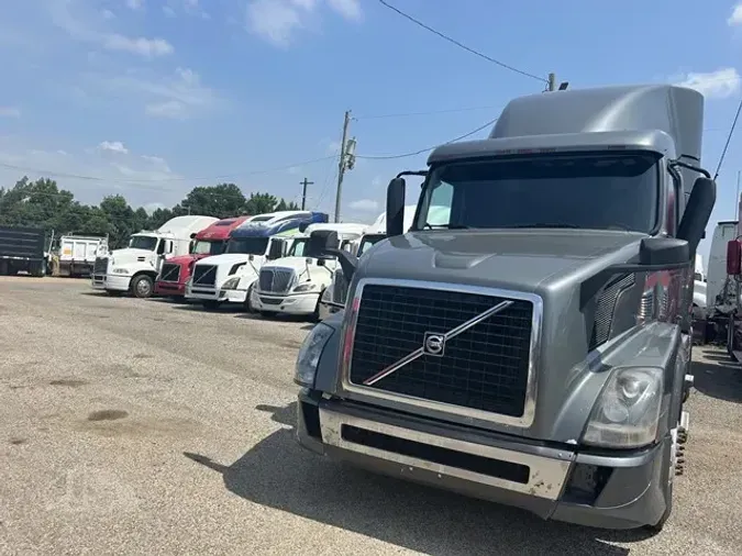 2015 VOLVO VNL64T630