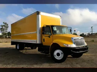 2018 International 4300 SBA 4X2