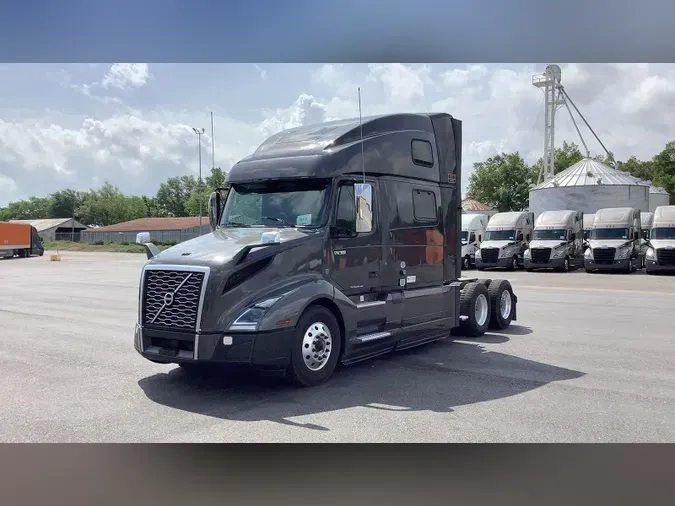 2022 Volvo VNL860