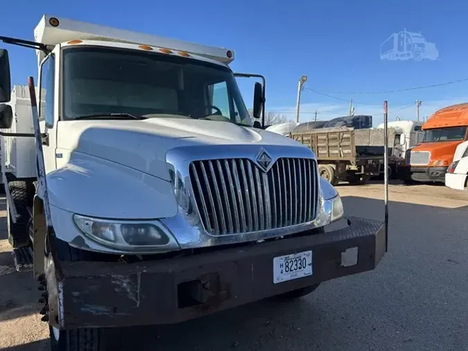 2009 INTERNATIONAL DURASTAR 4300