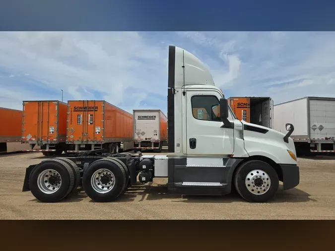 2019 Freightliner Cascadia 126