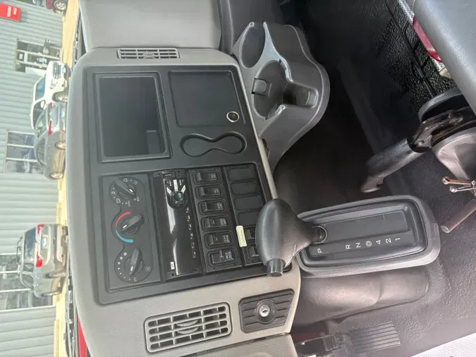 2015 INTERNATIONAL 4300