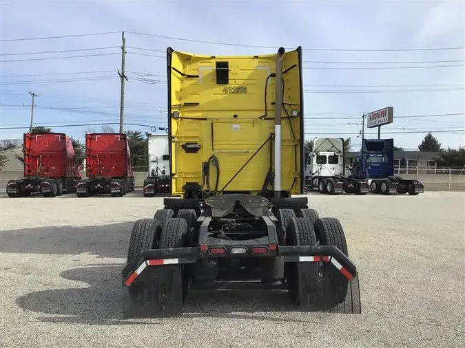 2021 VOLVO VNL64T760