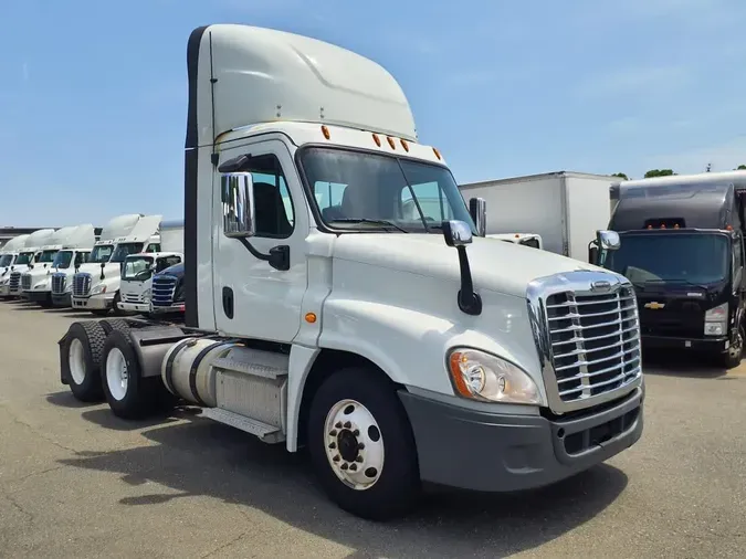2020 FREIGHTLINER CASCADIA 125
