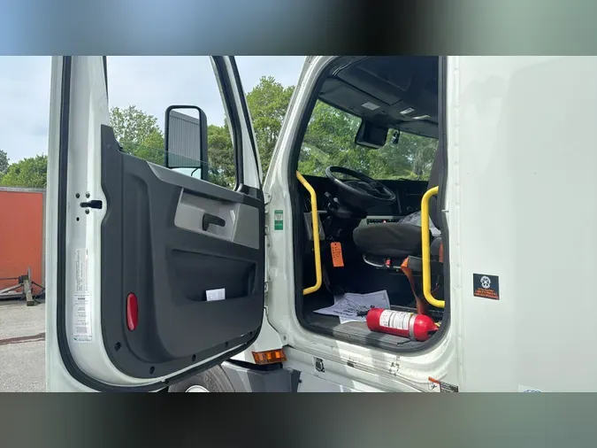 2022 Freightliner Cascadia 126