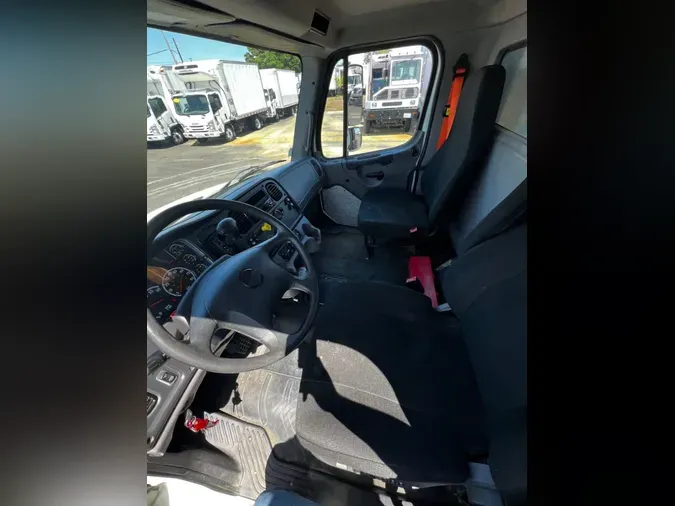 2020 FREIGHTLINER/MERCEDES M2 10641e95fa7bdf08a385d8a3b066077f977