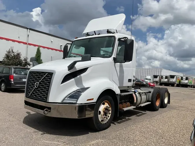2019 VOLVO VNL64T-30041eb61b4e96b3417cab4511e08ebfe12