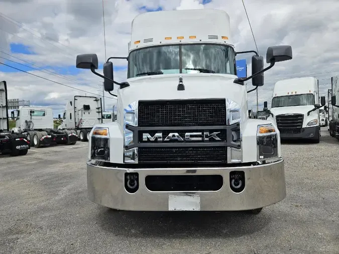 2020 MACK AN64T
