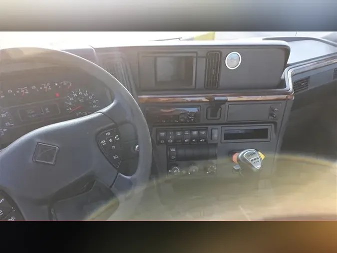 2018 INTERNATIONAL RH613