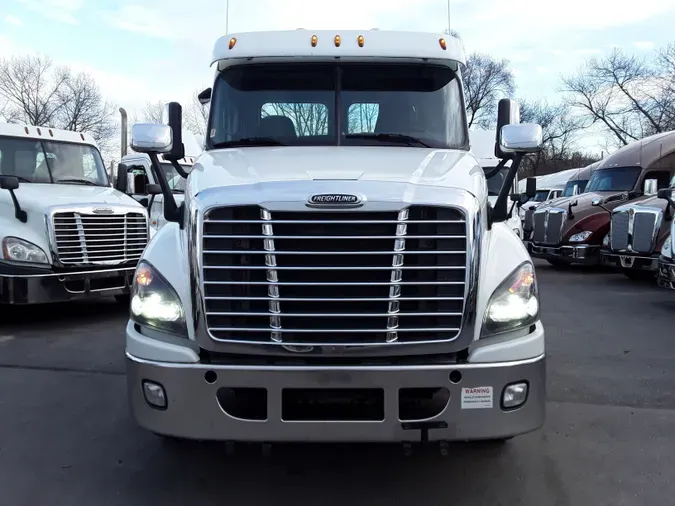 2019 FREIGHTLINER/MERCEDES CASCADIA 125