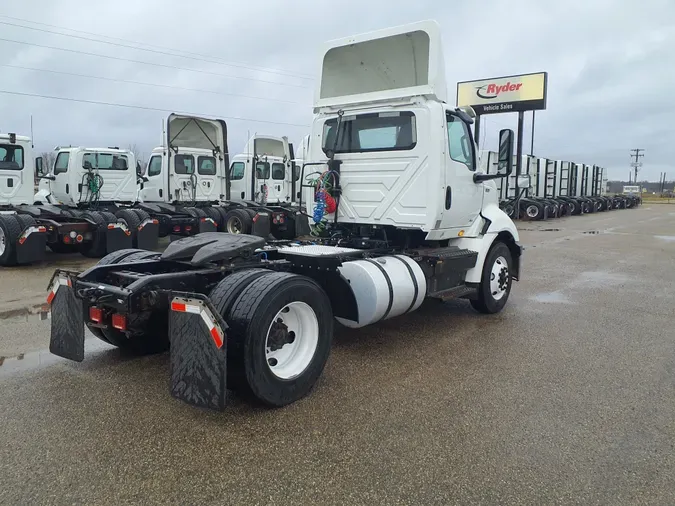 2019 NAVISTAR INTERNATIONAL RH613 DAYCAB S/A