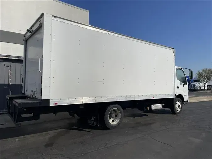 2019 HINO 195