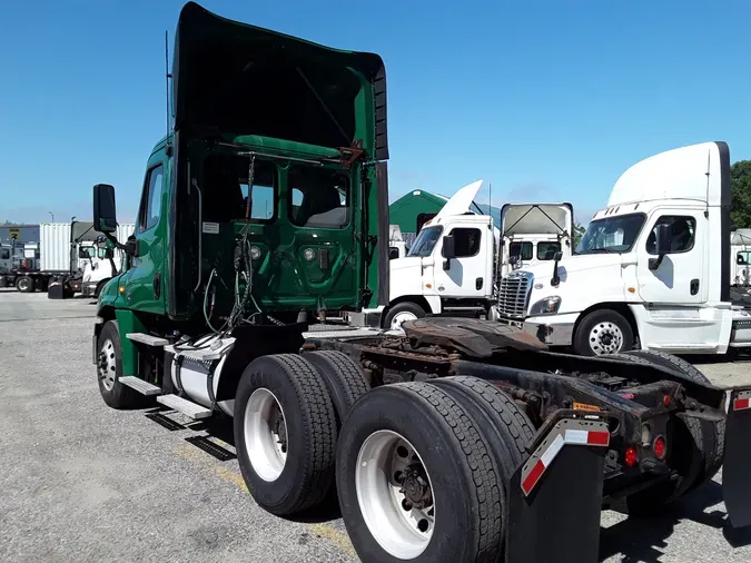 2017 FREIGHTLINER/MERCEDES CASCADIA 125