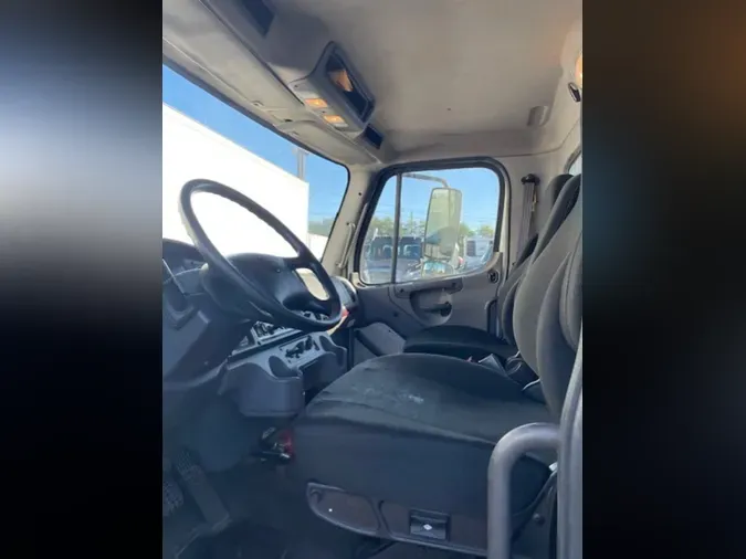 2017 FREIGHTLINER/MERCEDES M2 106