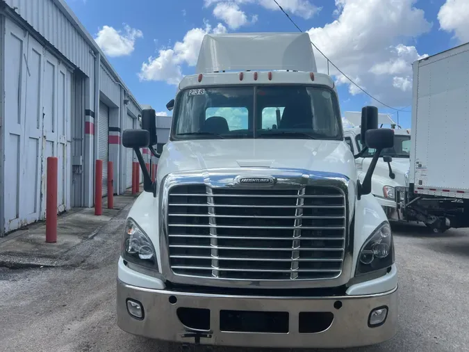 2018 FREIGHTLINER/MERCEDES CASCADIA 125