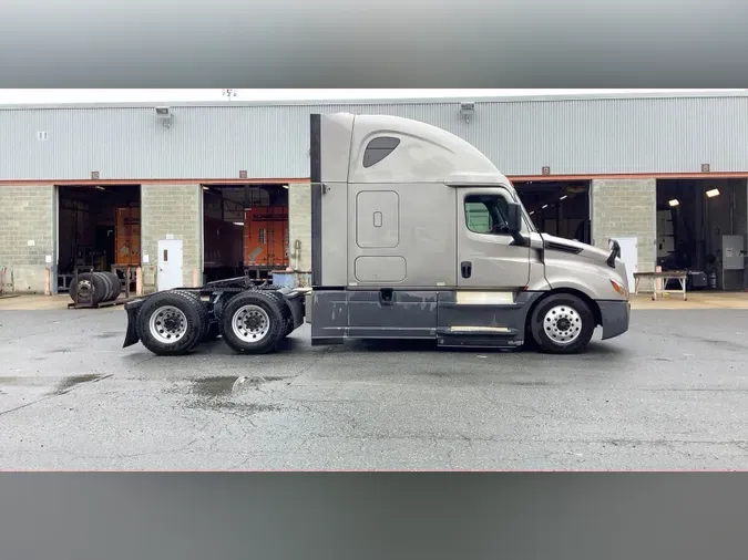 2020 Freightliner Cascadia 126