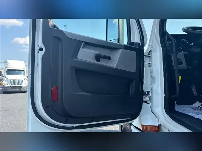 2021 FREIGHTLINER CA126