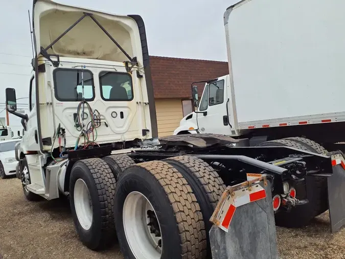 2020 FREIGHTLINER NEW CASCADIA 116