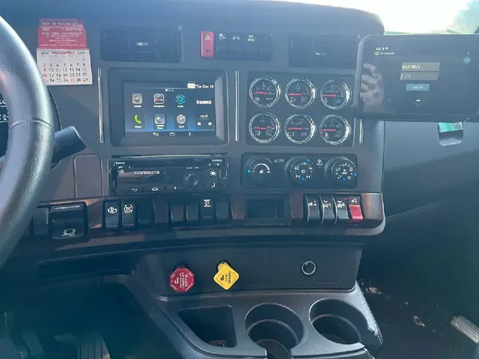 2025 KENWORTH T6804213fc00fd673680e2ce1b27e6007895