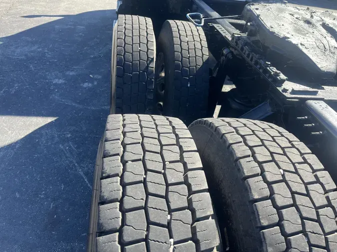 2020 Volvo VNL64T30042193b11b94423cfe329d21cff8f6e2f