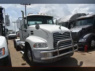 2015 MACK PINNACLE CXU613