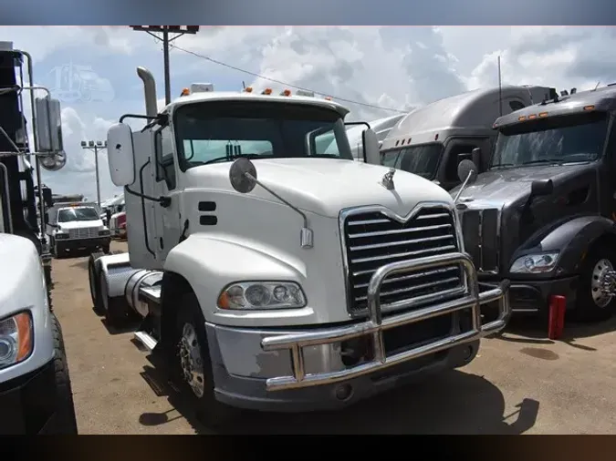 2015 MACK PINNACLE CXU613