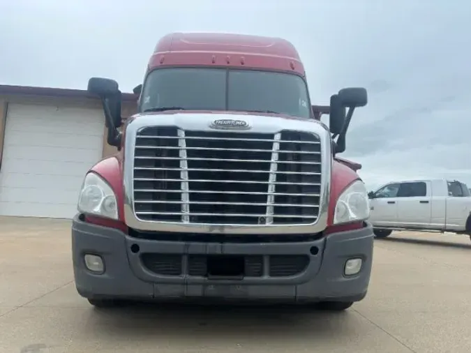 2020 Freightliner Cascadia 125421b6877de9801193b8aa36d397ede62