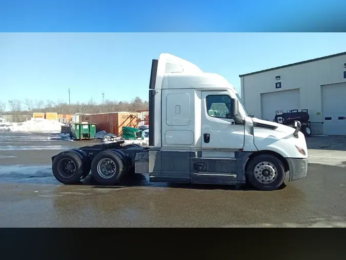 2022 Freightliner Cascadia 126