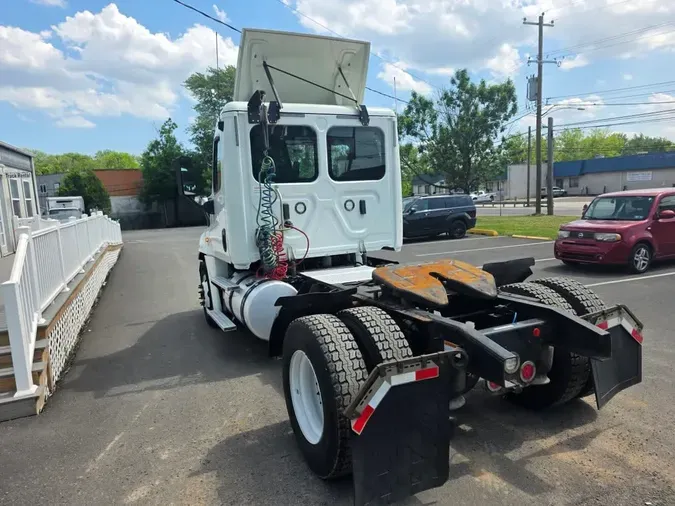 2019 FREIGHTLINER/MERCEDES CASCADIA 125421e865778276f20942afbe44f7e6175
