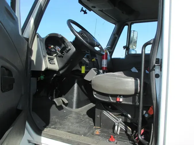 2019 INTERNATIONAL 4300