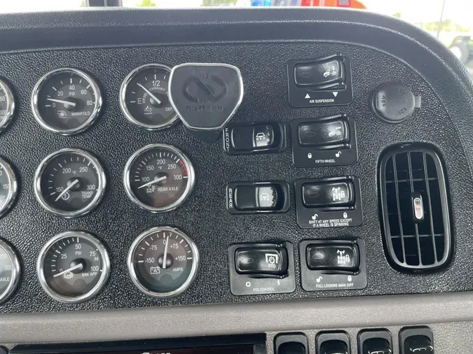 2018 Peterbilt 389