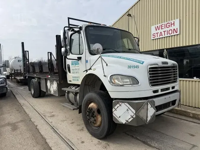 2010 FREIGHTLINER BUSINESS CLASS M2 106